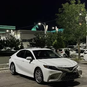 Toyota Camry 2023
