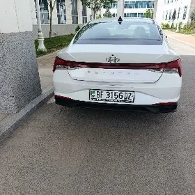 Hyundai Elantra 2021