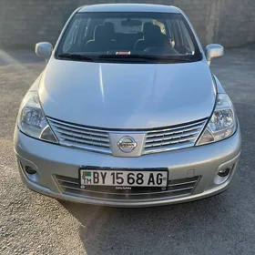Nissan Versa 2012