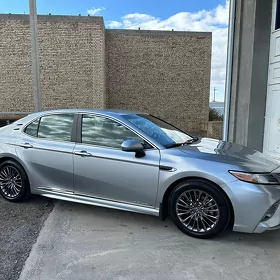 Toyota Camry 2018