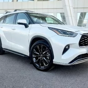 Toyota Highlander 2021
