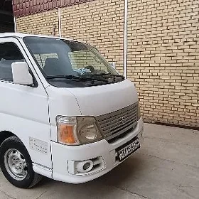 Nissan Urvan 2007