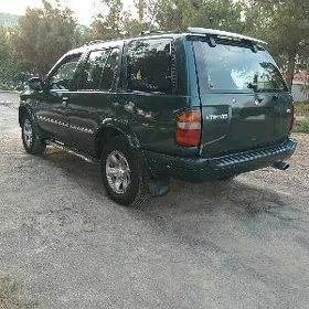 Nissan Pathfinder 1997