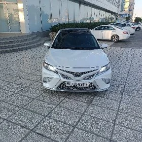 Toyota Camry 2018