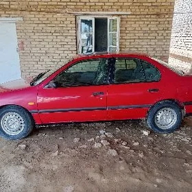 Nissan Primera 1992