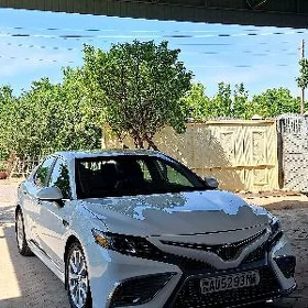 Toyota Camry 2020