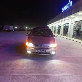 Toyota Sienna 2002