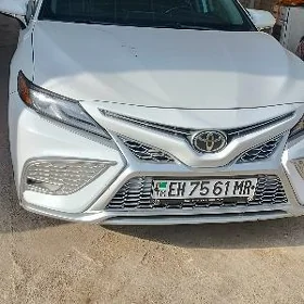 Toyota Camry 2021