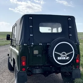 UAZ 469 2000