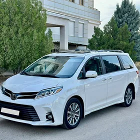 Toyota Sienna 2019