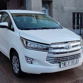 Toyota Innova 2019