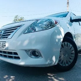 Nissan Versa 2012