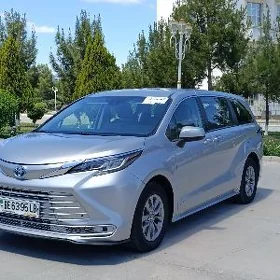 Toyota Sienna 2021