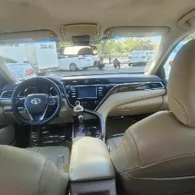 Toyota Camry 2018