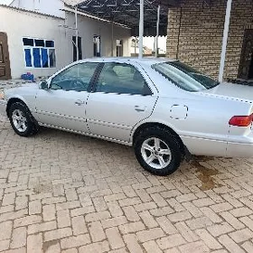 Toyota Camry 2001