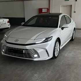 Toyota Camry 2025