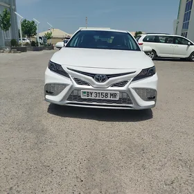 Toyota Camry 2021