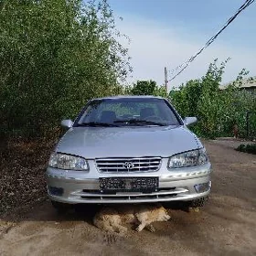 Toyota Camry 1999
