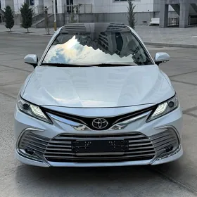 Toyota Camry 2021