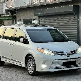 Toyota Sienna 2018