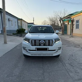 Toyota Land Cruiser Prado 2021