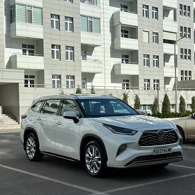 Toyota Highlander 2021