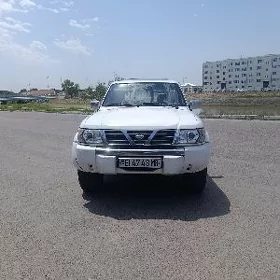 Nissan Patrol 2000