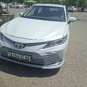 Toyota Camry 2021