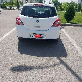 Nissan Versa 2012