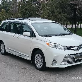 Toyota Sienna 2017