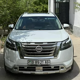 Nissan Pathfinder 2024