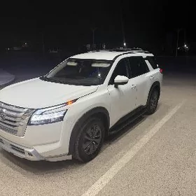 Nissan Pathfinder 2022