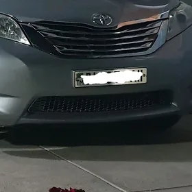 Toyota Sienna 2016