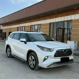 Toyota Highlander 2021