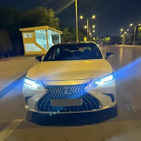 Lexus ES 2021