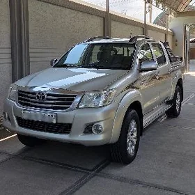 Toyota Hilux 2014