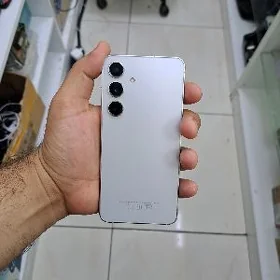 Samsung S24