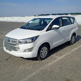 Toyota Innova 2021