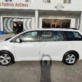 Toyota Sienna 2012