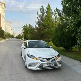 Toyota Camry 2021