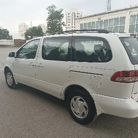Toyota Sienna 2000