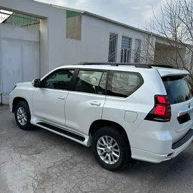 Toyota Land Cruiser Prado 2021