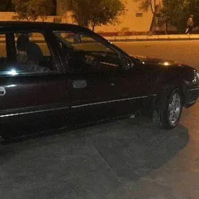 Opel Vectra 1990