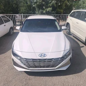Hyundai Elantra 2022