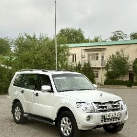 Mitsubishi Pajero 2013