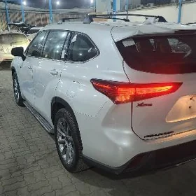 Toyota Highlander 2022