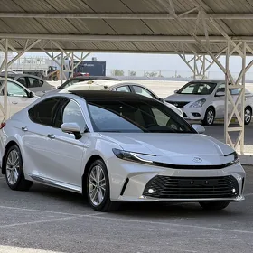 Toyota Camry 2025