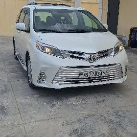 Toyota Sienna 2016