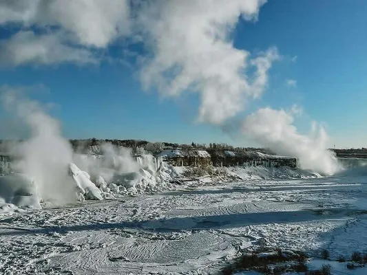 Ледяная магия Ниагары: подведены итоги фотоконкурса Niagara Frozen Falls 2026