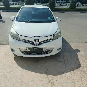 Toyota Yaris 2012